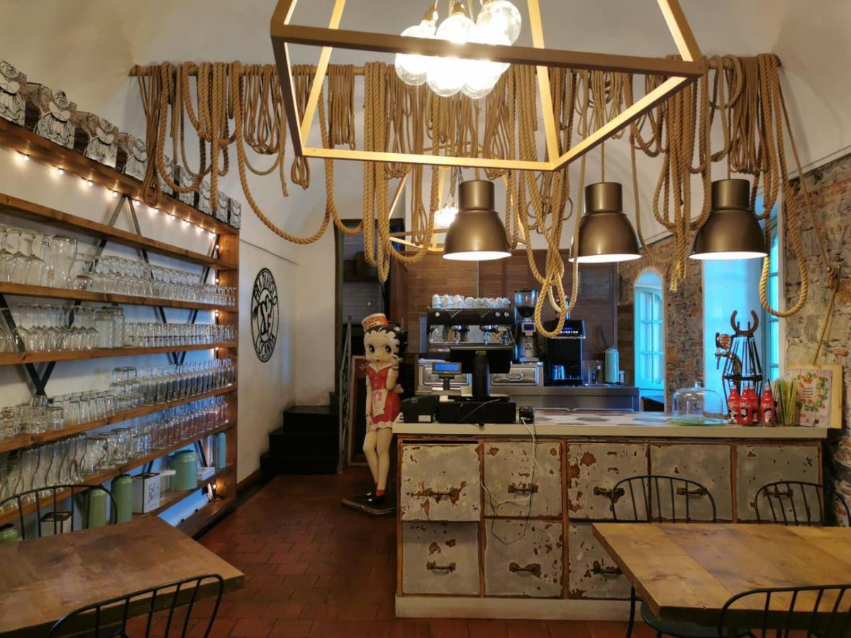 Fra Diavolo Hotel Диано Марина Екстериор снимка